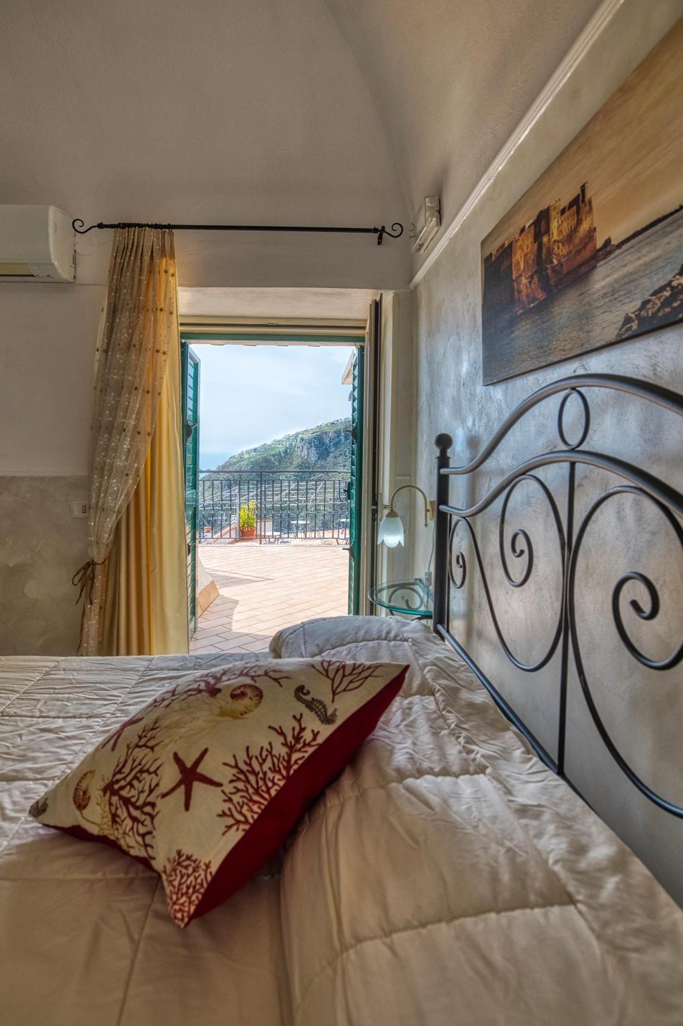 Le Marelle Hotel Furore Cameră foto